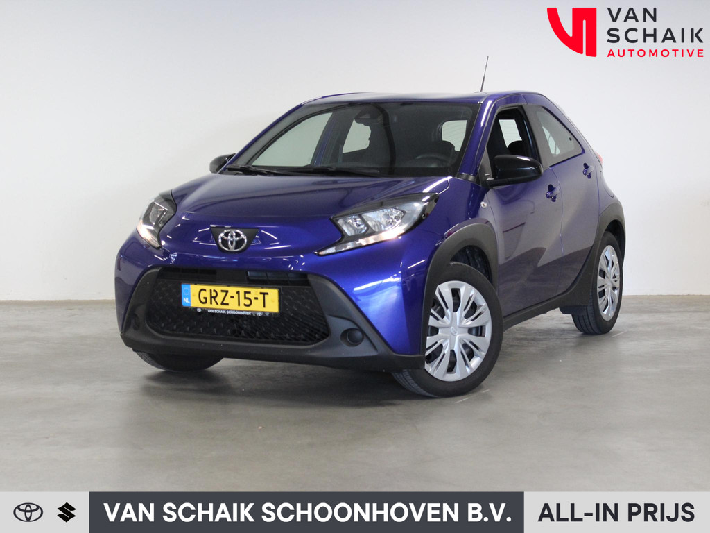 53312890-1.jpg