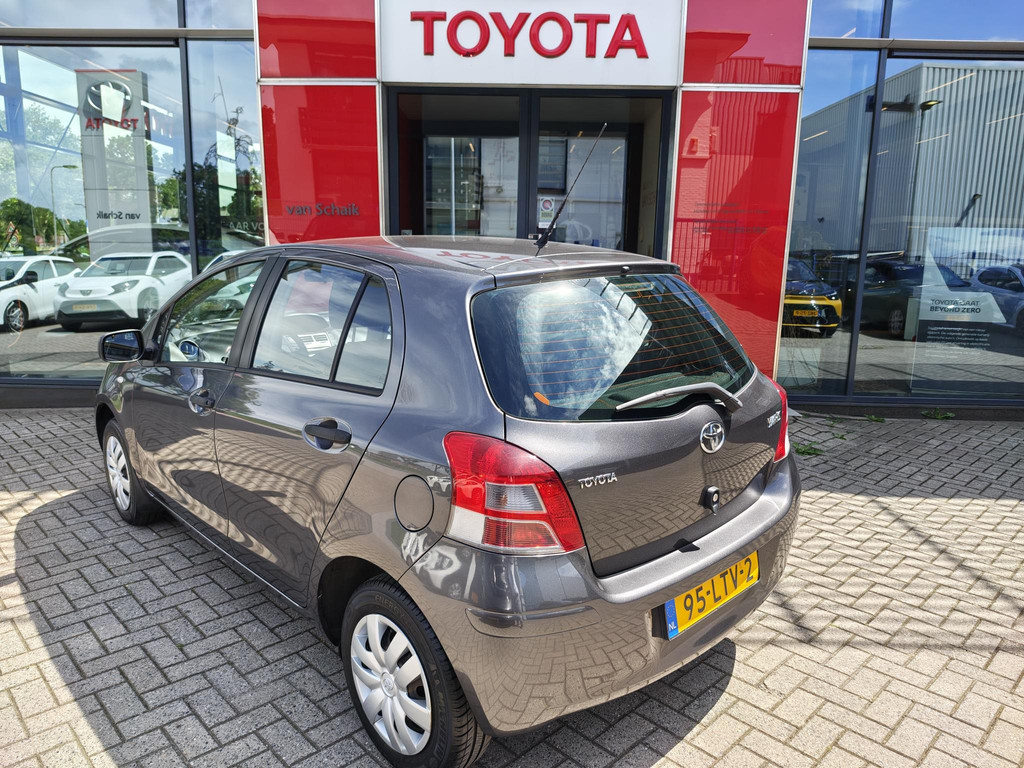 54751422-2.jpg